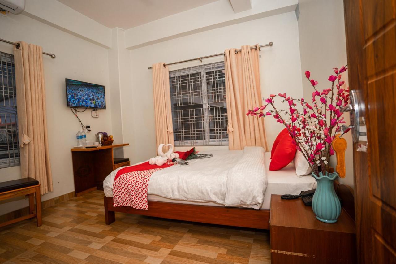 Hotel Dela Mount פוקהרה מראה חיצוני תמונה