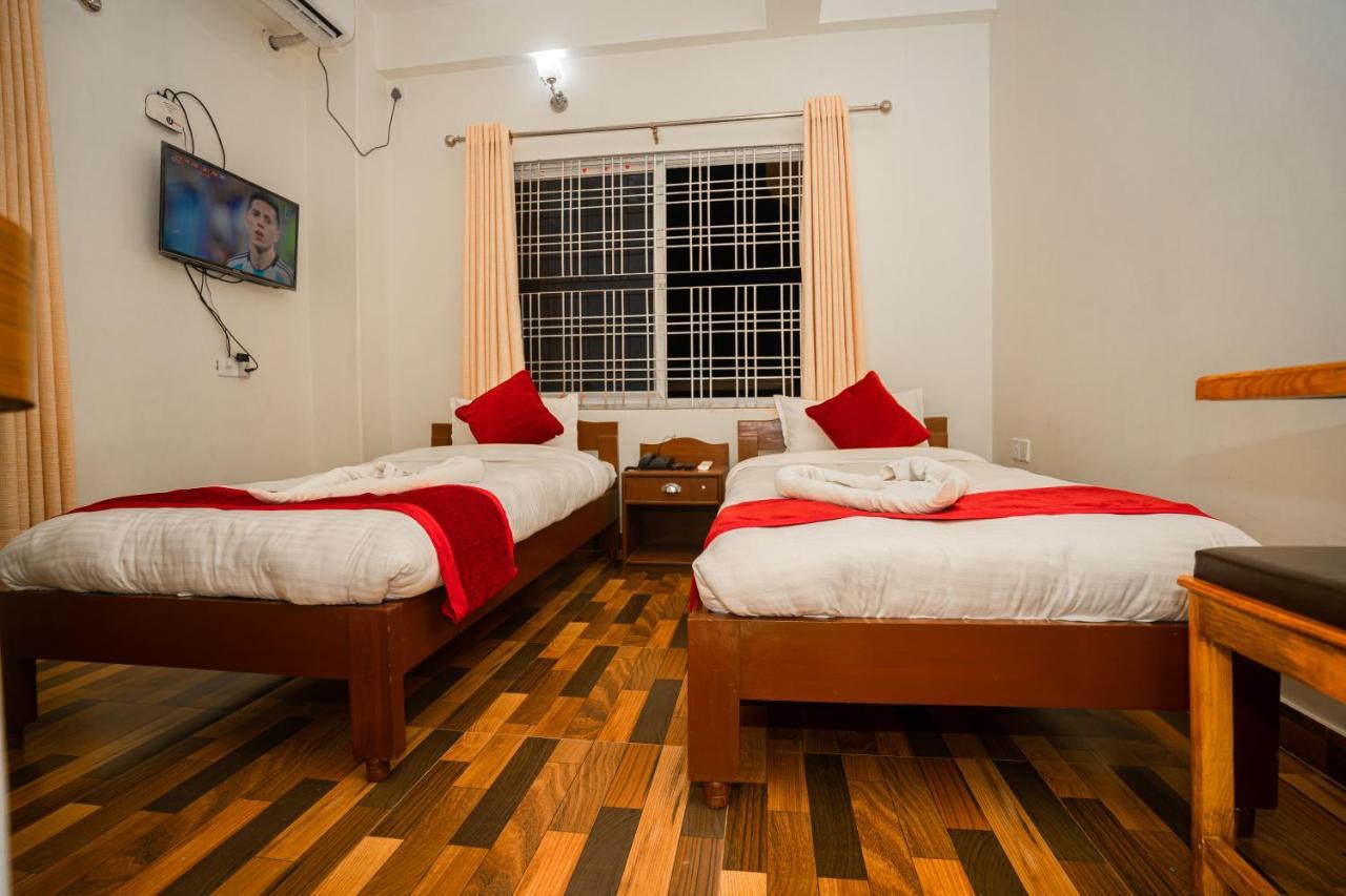 Hotel Dela Mount פוקהרה מראה חיצוני תמונה